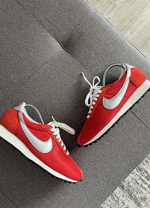 Шикарні кросівки nike cortez 3