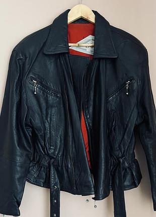Vintage leather jacket 🏷️ 2