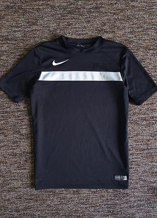 Спортивна футболка nike на 122-128
