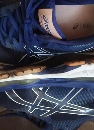 Жіночі кросівки asics