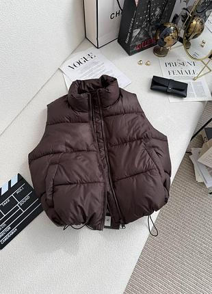 Жіноча утеплена жилетка oversize з екопухом і регулюванням на талії шоколад, m