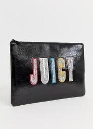 Чорний клатч від juicy couture з блискучими літрами «juicy» у різнокольорових рамках.