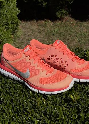 Кросівки жіночі nike для бігу та тренування розмір 42