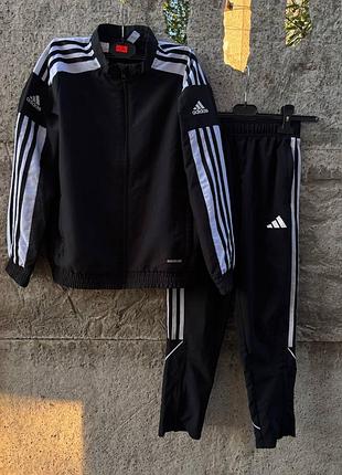 Спортивний костюм adidas 
на зріст 134-140 см