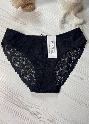 Трусики женские декорированы сеточкой и кружевом от бренда finella размер 90434🎀