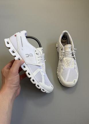 On cloud running 5 white 41(26cm) cloudnova cloudmonster