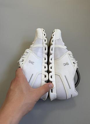 On cloud running 5 white 41(26cm) cloudnova cloudmonster 4