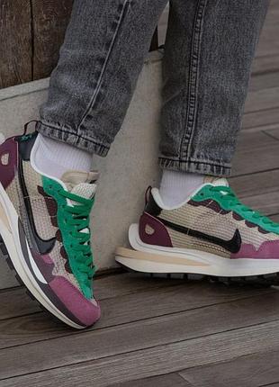Мужские кроссовки nike vaporwaffle x sacai bordo beige green / smb+ 🔗