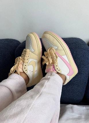 Жіночі кросівки jordan 1 og sp travis scott pink/beige / smb+ 🔗