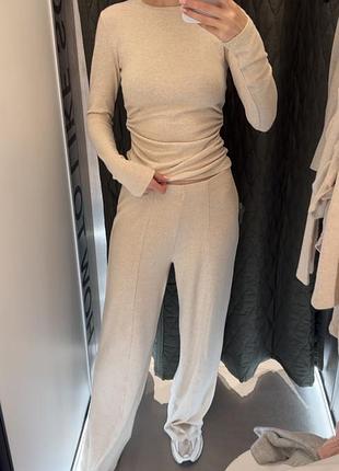 Костюм жіночий pull & bear бежевий трикотажний