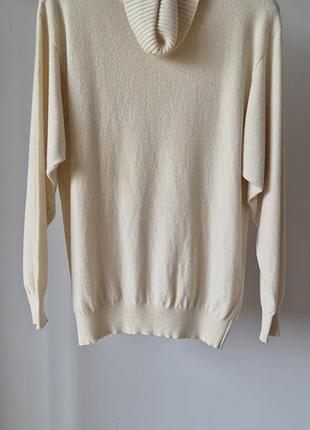 Жіночий светр max mara молочного кольору