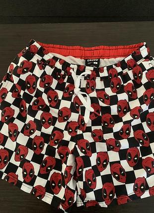Пляжні / спортивні шорти cropp deadpool (розмір l)