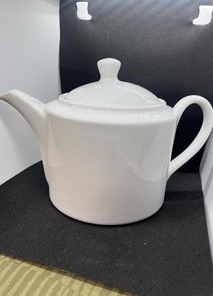 Класичний білий чайник royal worcester
