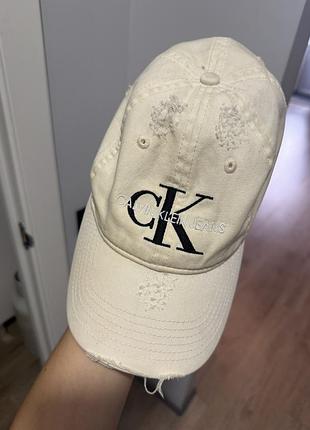 Бейсболка жіноча calvin klein бежева бавовняна