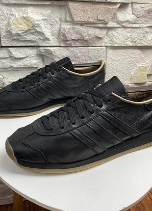 Оригінальні кросівки  adidas country japan