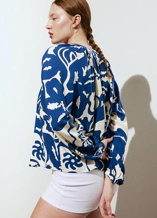 Блуза синьо біла h&m 2
