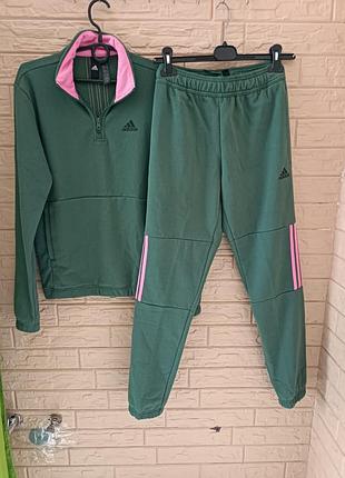 Оригінальний спортивний костюм adidas