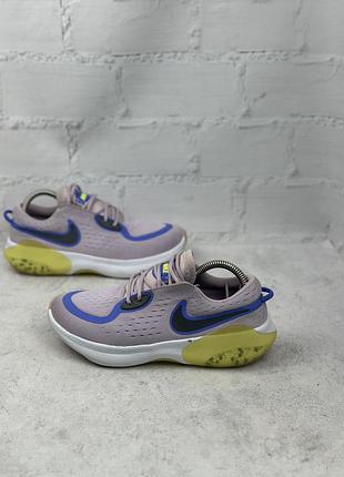 Жіночі спортивні кросівки nike