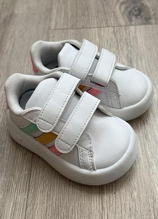 Кросівки adidas 20 розмір ( 12,5 см)