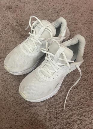 Кросівки чоловічі nike білі