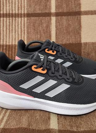 Женские кроссовки adidas