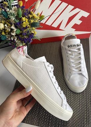 Оригинальные кроссовки adidas