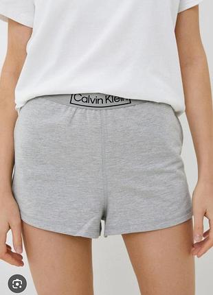 Жіночі шорти від calvin klein,  розмір по бірці l.