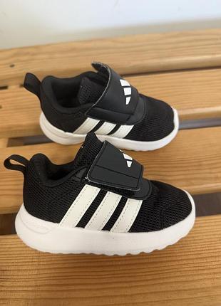 Дитячі чорні кросівики adidas 22 текстильні кросівки для хлопчика для дівчинки адідас