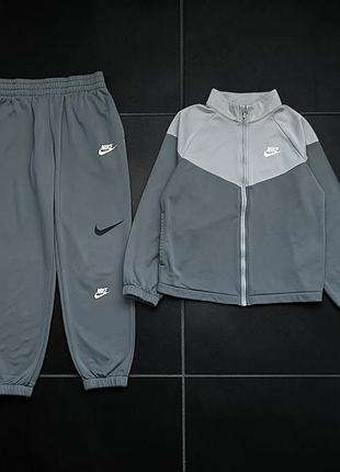 Утеплений оригінальний костюм nike на 10-11 років
