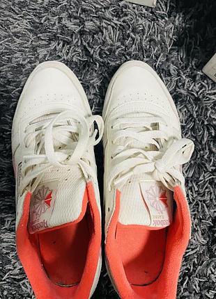 Кросівки жіночі reebok білі, 39 розмір, шкіра та замша