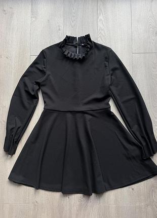 Коротка жіноча сукня zara чорна з довгим рукавом