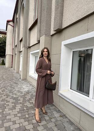 Довга сукня жіноча осіння коричнева