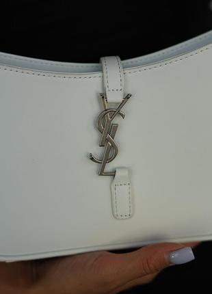 Сумка hobo le 5 a 7 bag in white/silver 3