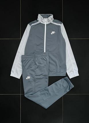 Утеплений оригінальний костюм nike на 10-11 років