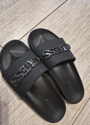 Стильные шлепанцы от guess 4