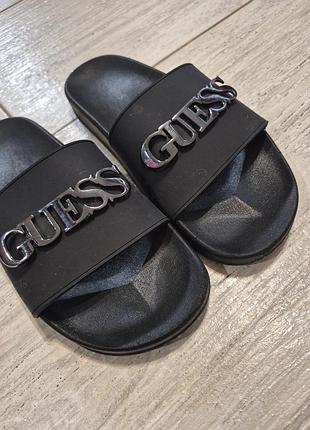 Стильные шлепанцы от guess 3