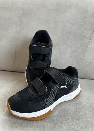 Кросівки puma чорні з білою підошвою