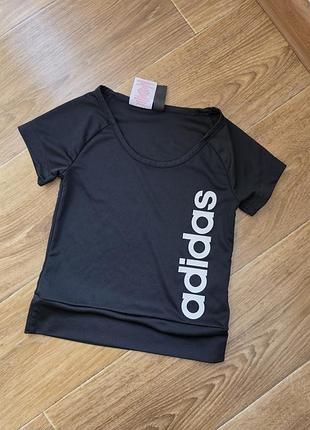 Спортивна футболка adidas (оригінал) на 4-5 років (зріст 110 см)