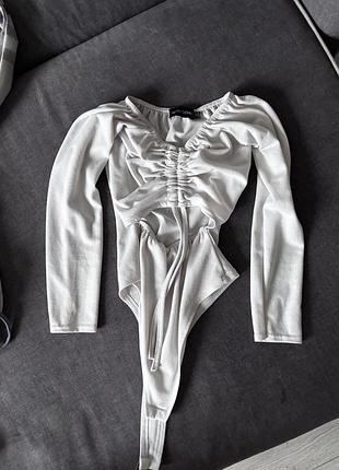 Жіноче боді біле з довгим рукавом prettylittlething