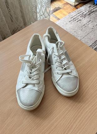 Кеди жіночі dunnes білі зі сріблястими вставками, розмір 39-40