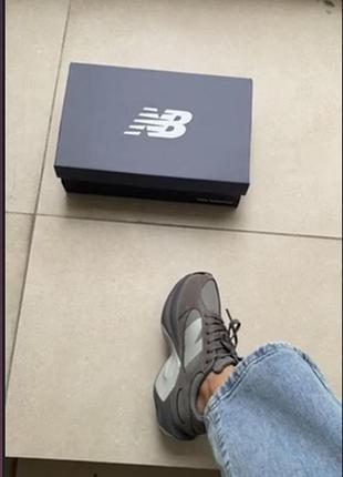 Кросівки жіночі new balance сірі, розмір 39 (по бірці 40)