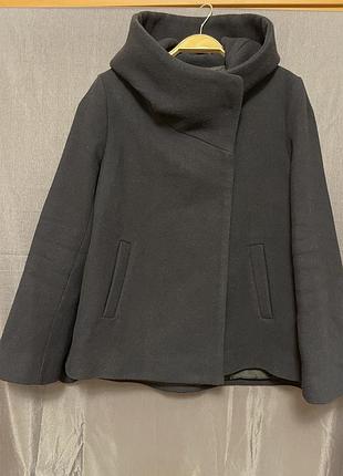 Шерстяное полупальто zara с воротником-капюшоном (р.36)