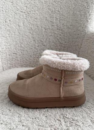 Черевички з вишивкою zara