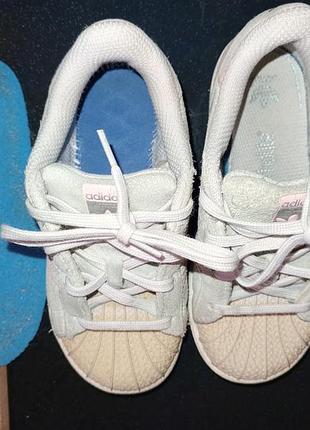 Дитячі кросівки adidas superstar 27 розмір оригінал світло-сірі замшеві
