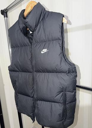 Жилетка чоловіча nike sportswear club therma-fit down чорна