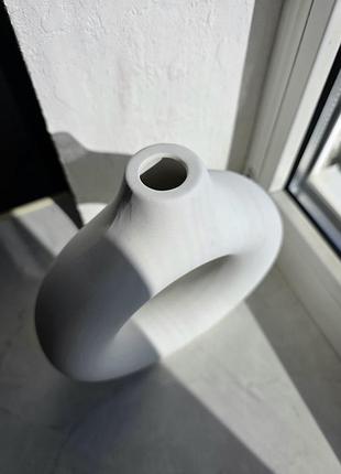 Ваза white circular harmony 3