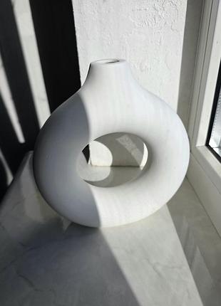Ваза white circular harmony
