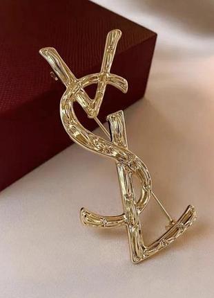 Брошка в стилі ysl