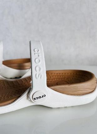 Белые шлепанцы crocs cleo 10043-w6 4