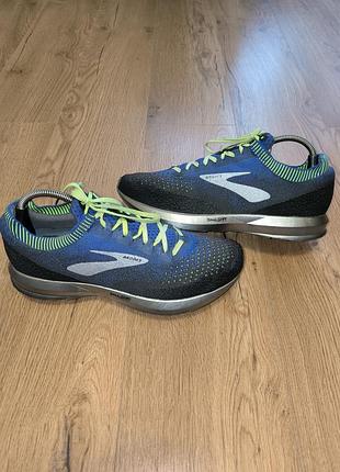 Кросівки чоловічі brooks levitate 2